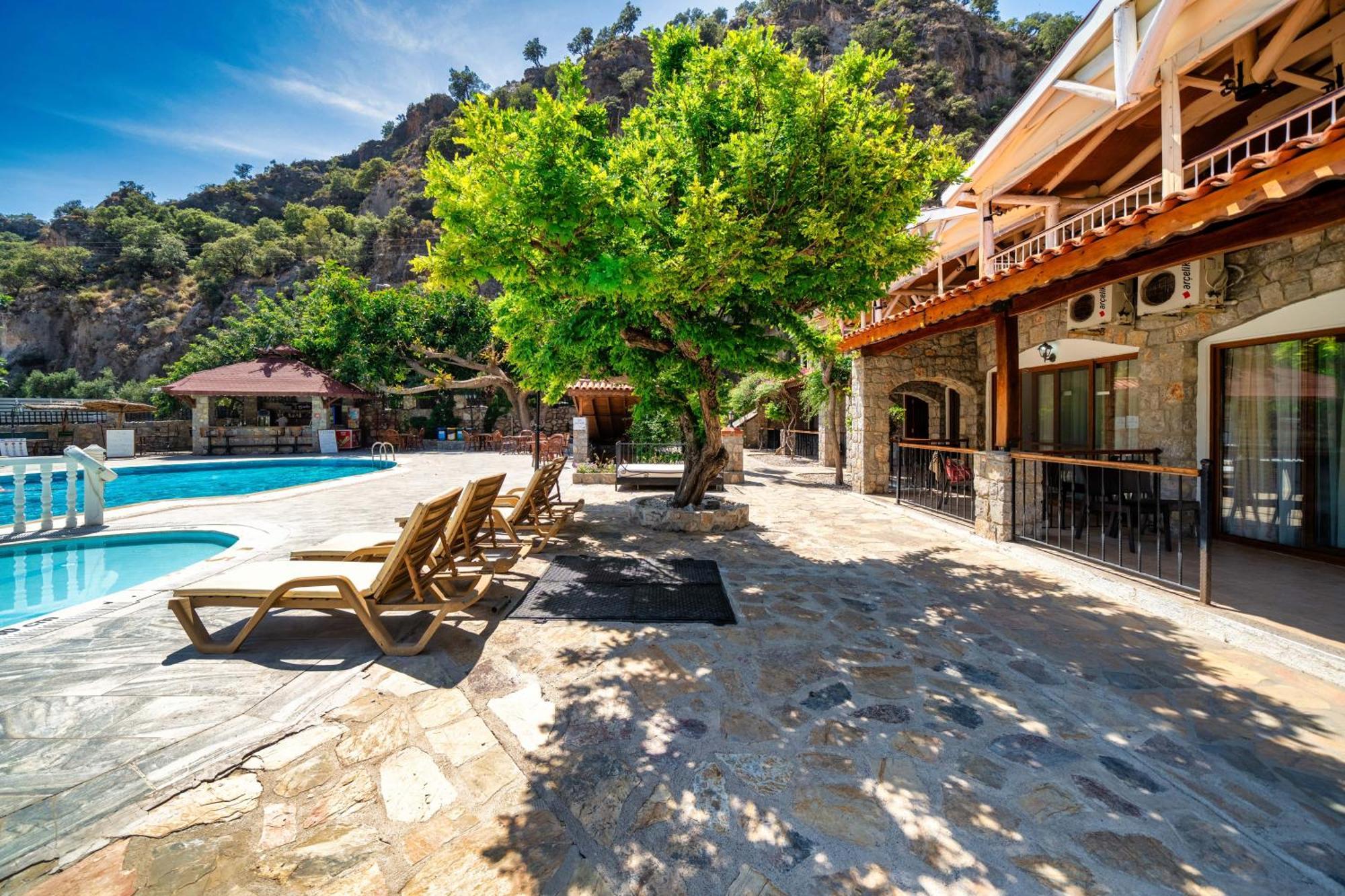 Hotel Ata Lagoon 3*