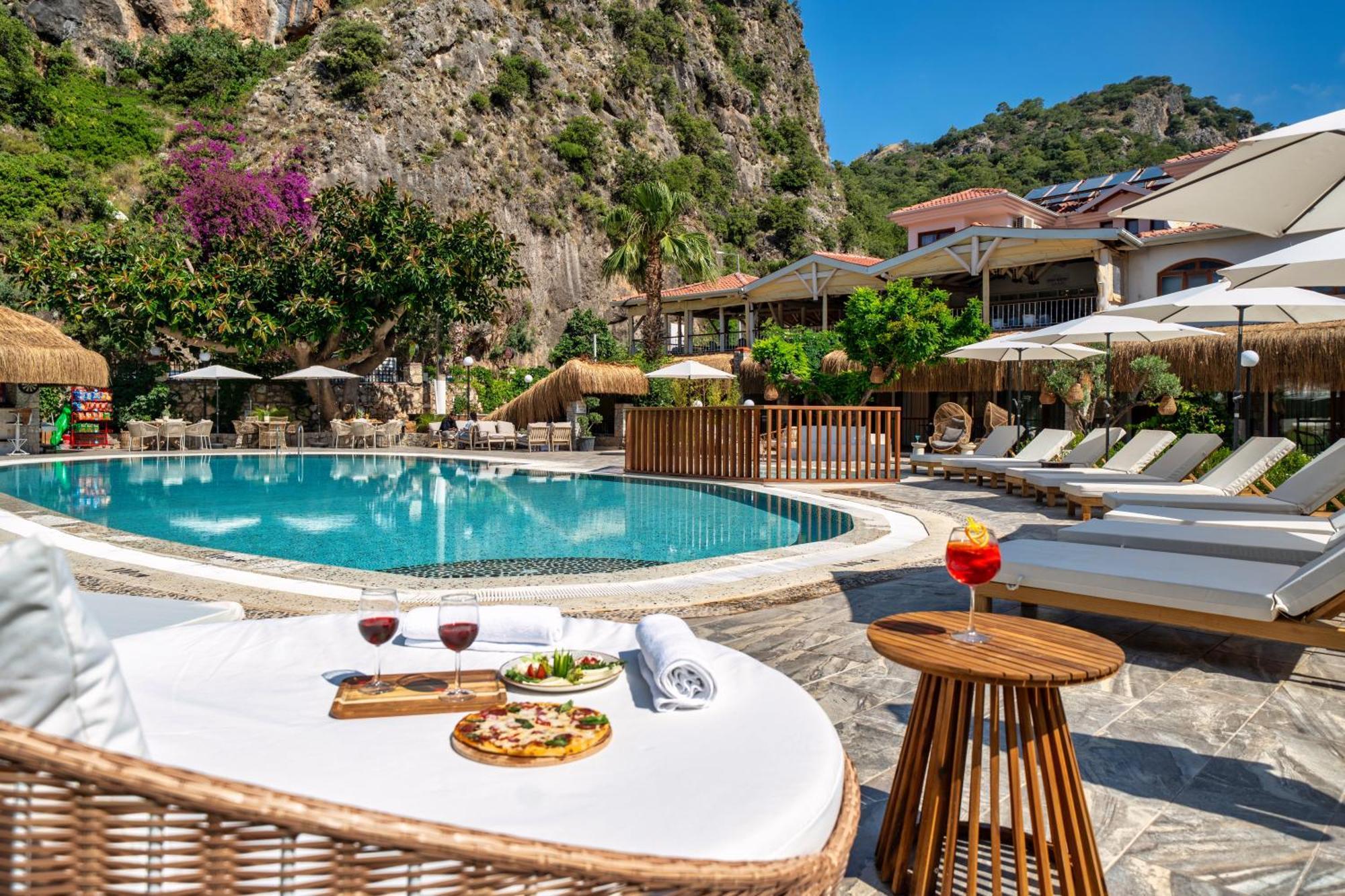Ata Lagoon 3*