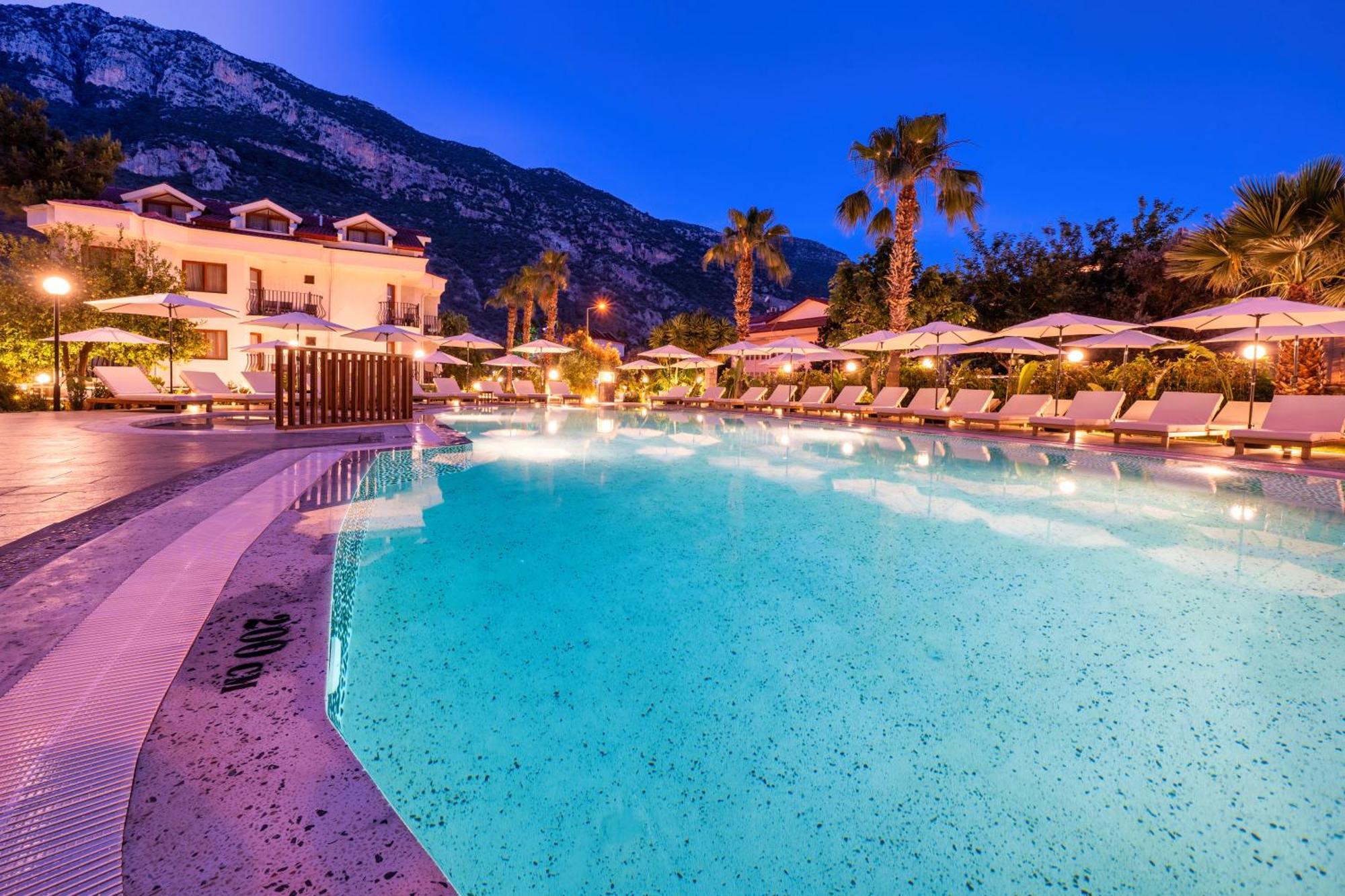 Ata Lagoon Hotel 3*