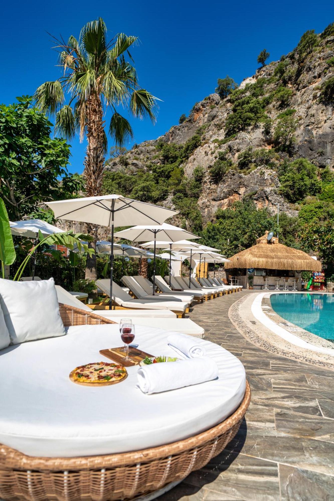 Ata Lagoon 3*